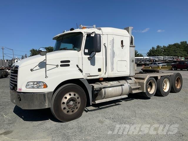 Mack CXN613 Naudoti vilkikai