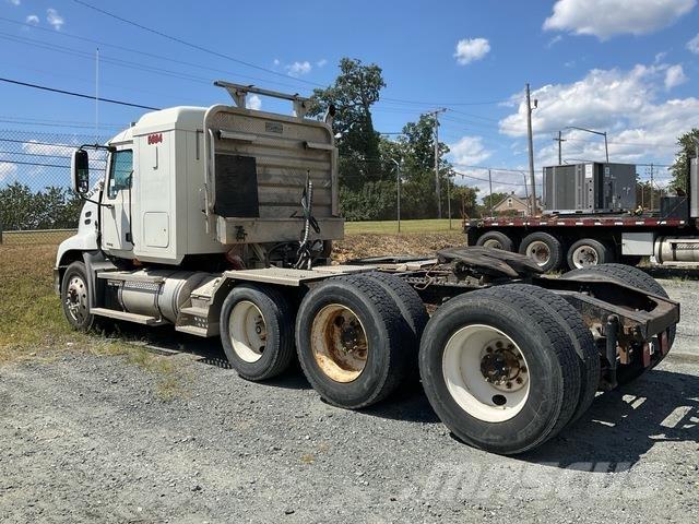 Mack CXN613 Naudoti vilkikai