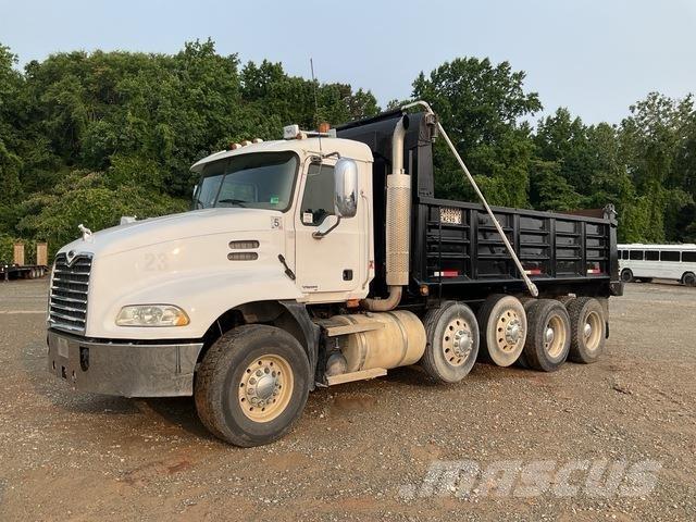 Mack CXN613 Savivarčių priekabų vilkikai