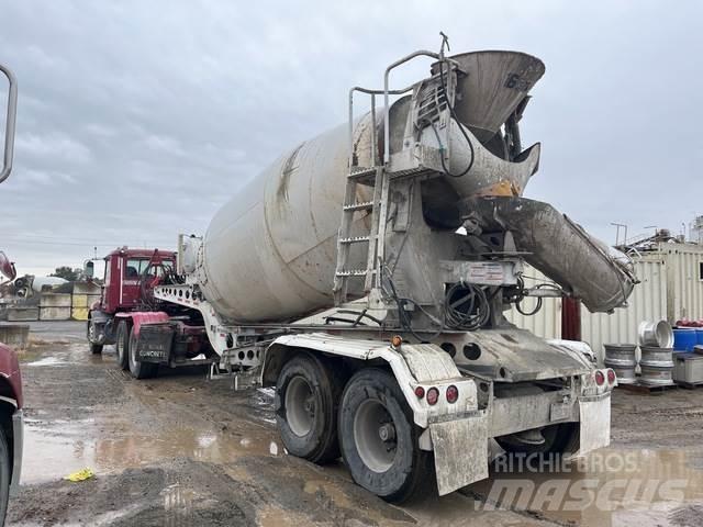 Mack CXU613 Naudoti vilkikai