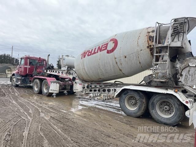 Mack CXU613 Naudoti vilkikai