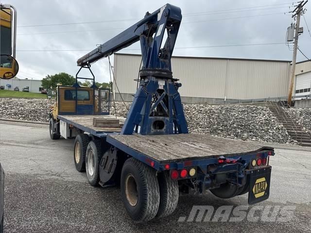 Mack DM688S Kita
