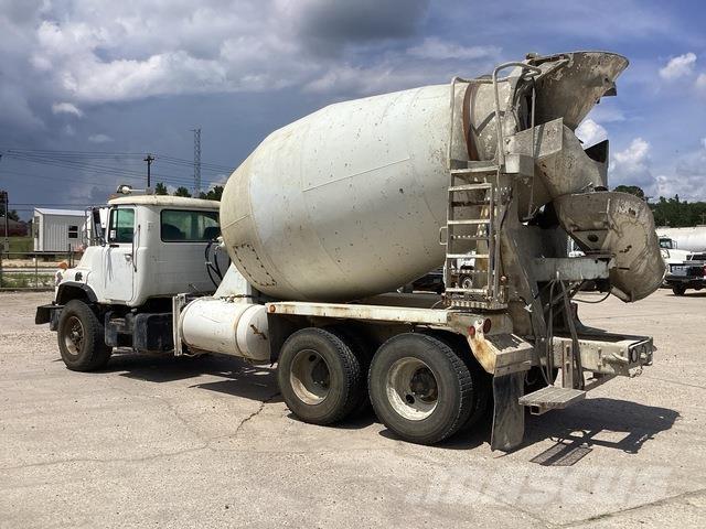 Mack DM690S Kita