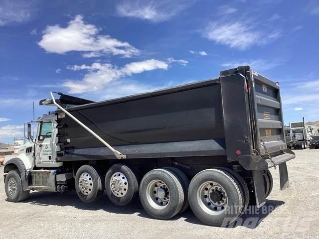 Mack GR104F Savivarčių priekabų vilkikai