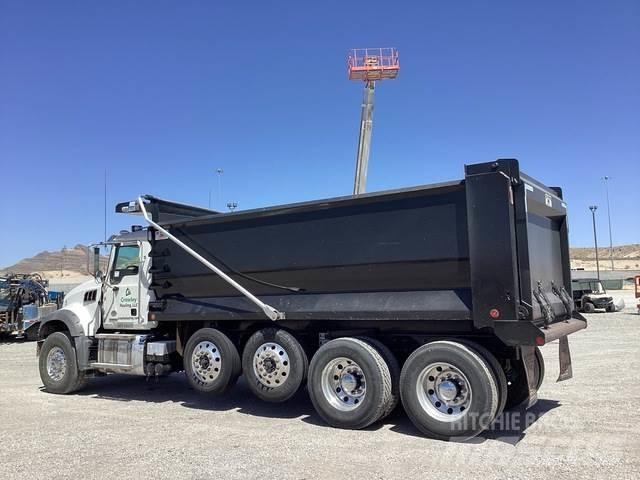 Mack GR104F Savivarčių priekabų vilkikai