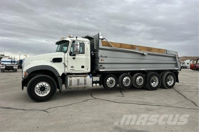 Mack GR64F Savivarčių priekabų vilkikai