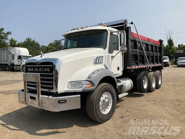 Mack Granite Savivarčių priekabų vilkikai