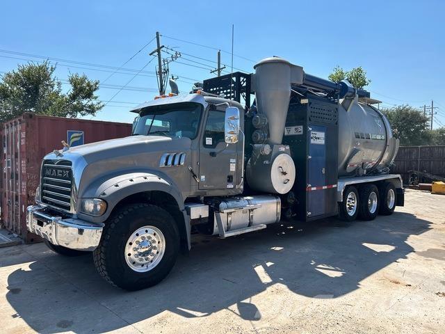 Mack Granite Vikšriniai ekskavatoriai