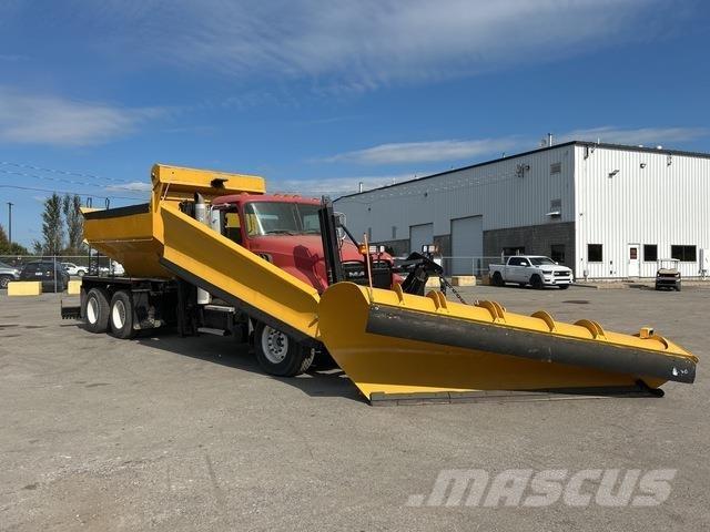 Mack GU433 Sniego peiliai ir valytuvai