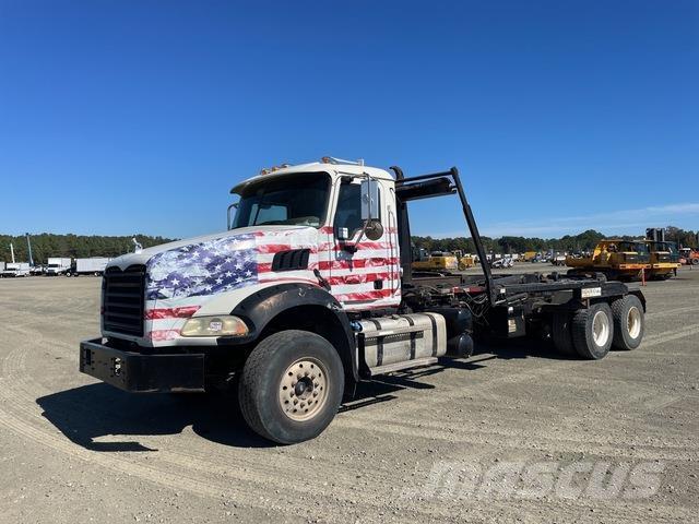 Mack GU533 Sunkvežimiai su keliamuoju kabliu