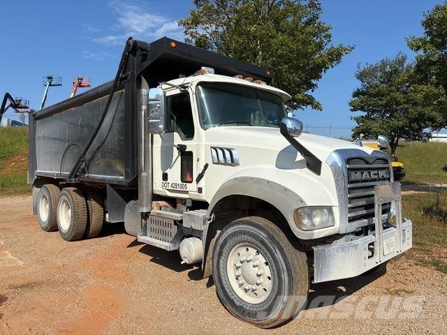 Mack GU713 Savivarčių priekabų vilkikai