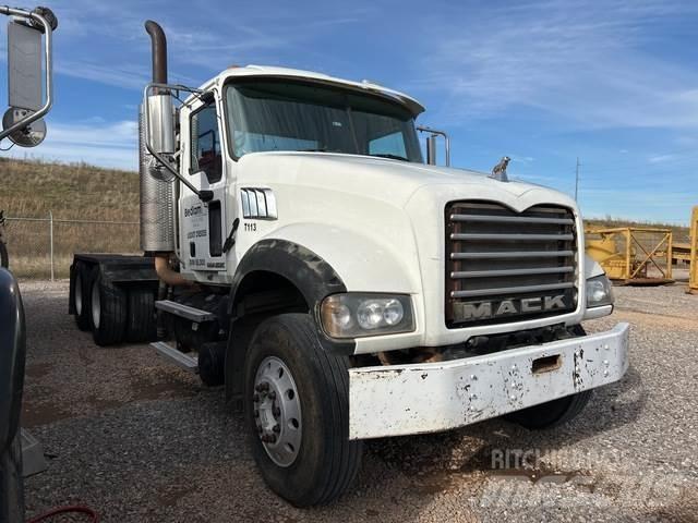 Mack GU713 Naudoti vilkikai