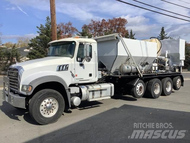 Mack GU713 Betonvežiai