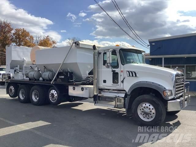 Mack GU713 Betonvežiai
