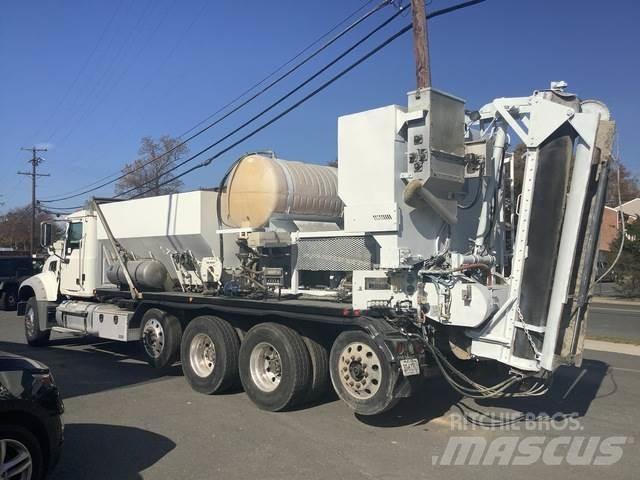 Mack GU713 Betonvežiai