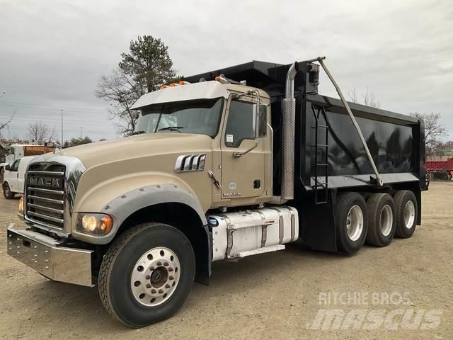 Mack GU713 Savivarčių priekabų vilkikai