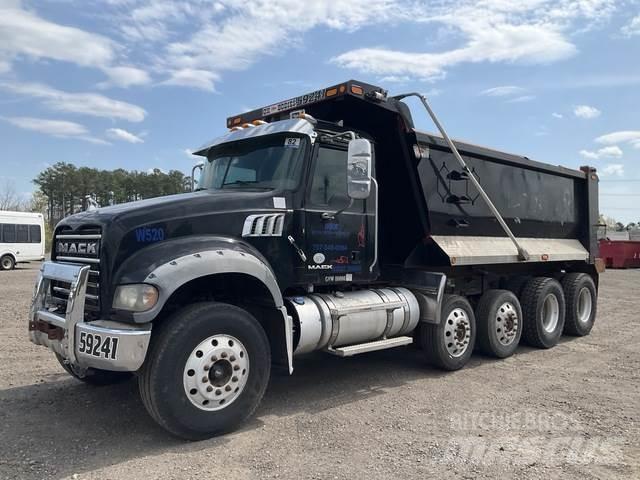 Mack GU713 Savivarčių priekabų vilkikai