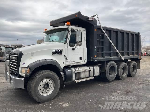 Mack GU713 Savivarčių priekabų vilkikai