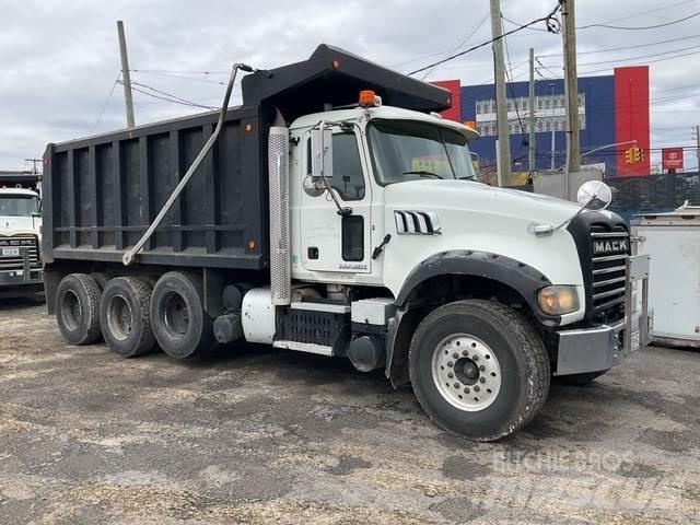 Mack GU713 Savivarčių priekabų vilkikai