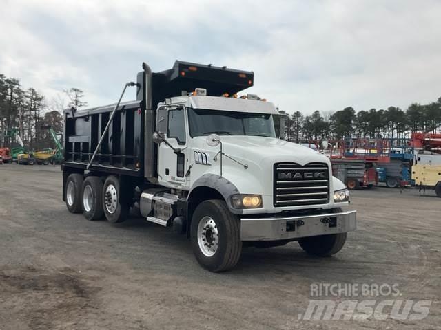 Mack GU713 Savivarčių priekabų vilkikai