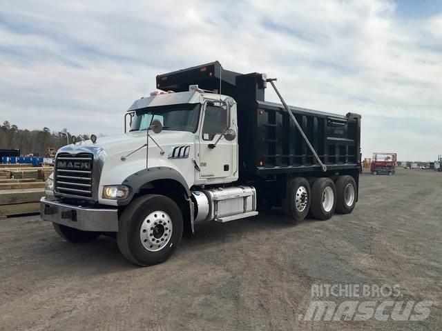 Mack GU713 Savivarčių priekabų vilkikai