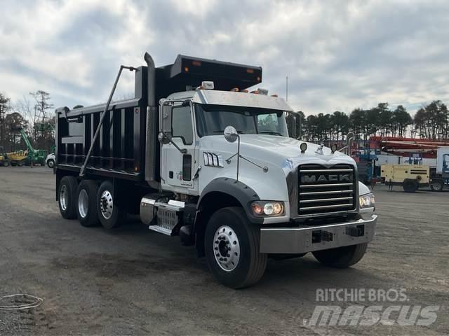 Mack GU713 Savivarčių priekabų vilkikai