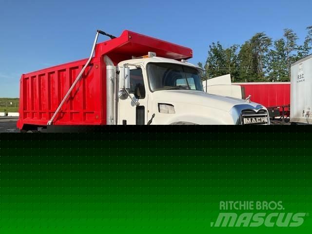 Mack GU713 Savivarčių priekabų vilkikai