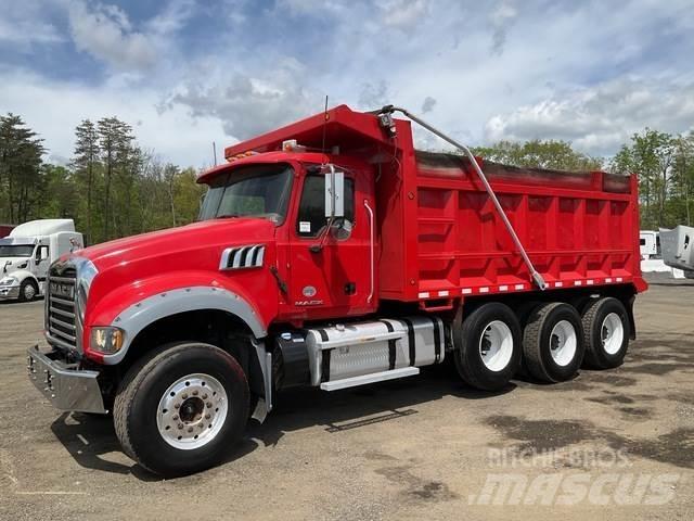 Mack GU713 Savivarčių priekabų vilkikai
