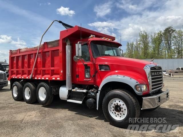 Mack GU713 Savivarčių priekabų vilkikai