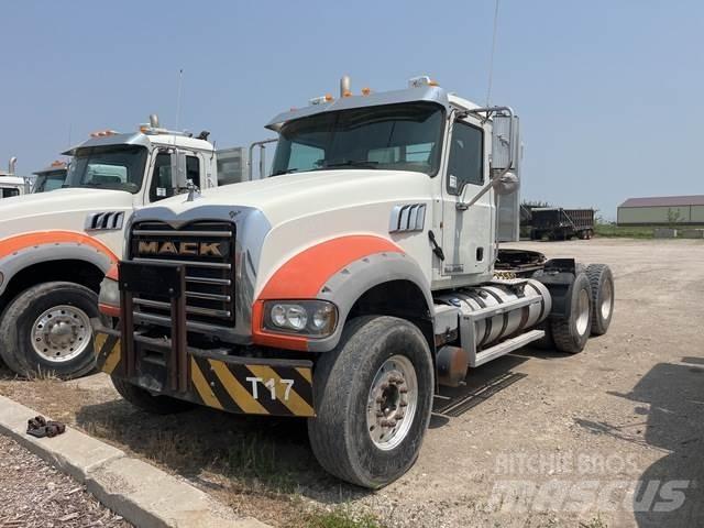 Mack GU713 Naudoti vilkikai