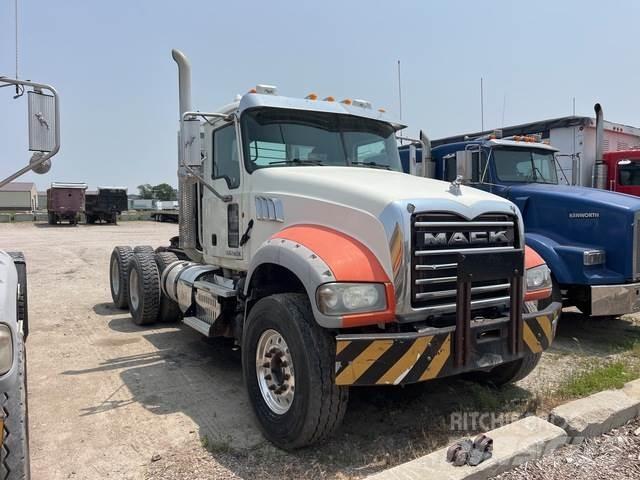 Mack GU713 Naudoti vilkikai