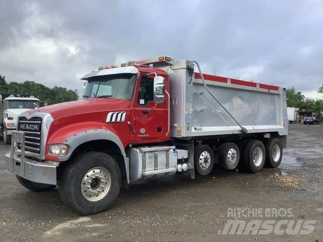 Mack GU713 Savivarčių priekabų vilkikai