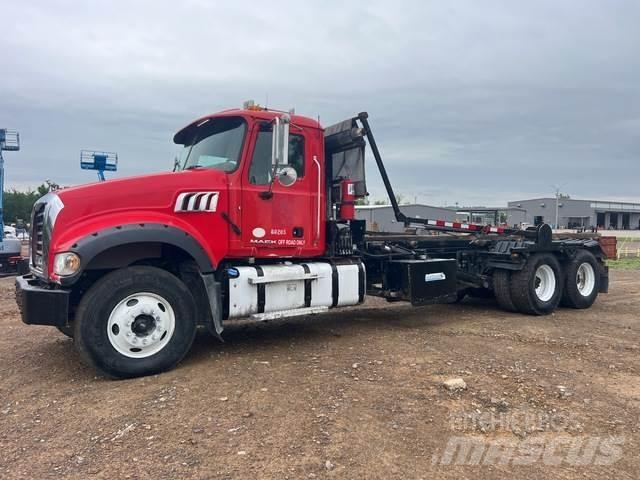 Mack GU713 Savivarčiai