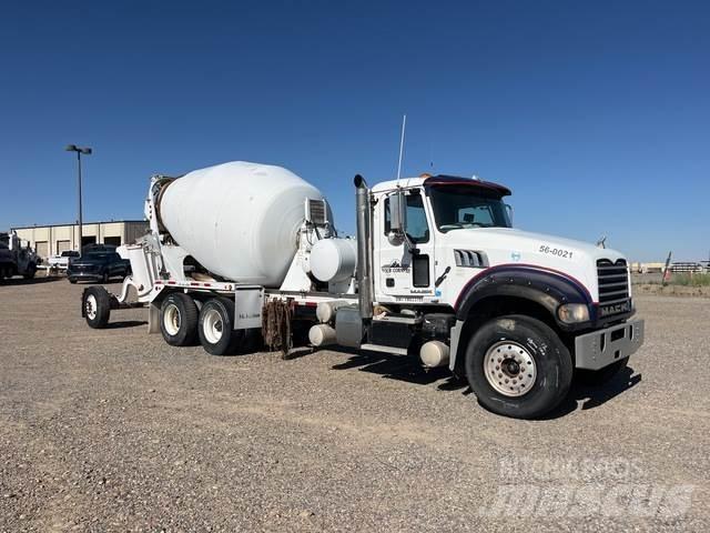Mack GU713 Kita