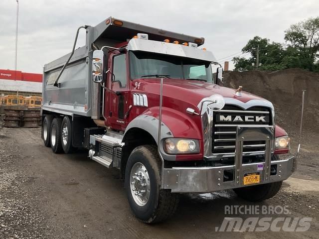 Mack GU713 Savivarčių priekabų vilkikai