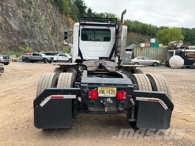 Mack GU713 Naudoti vilkikai
