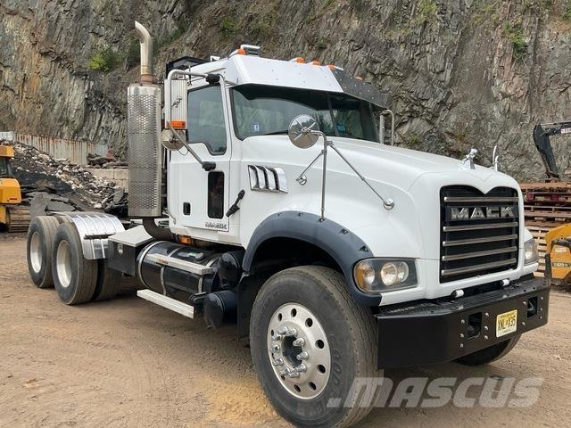 Mack GU713 Naudoti vilkikai