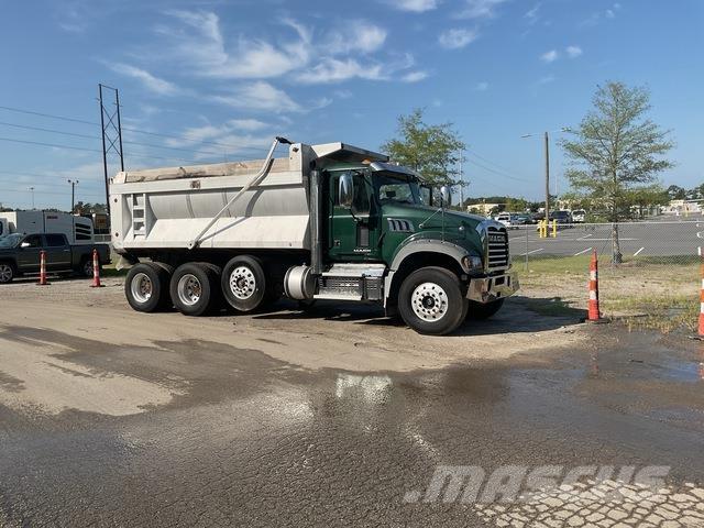 Mack GU713 Savivarčių priekabų vilkikai