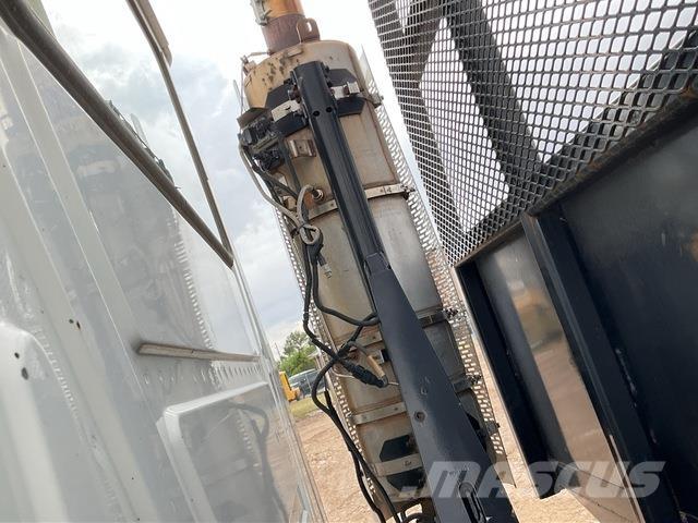 Mack GU713 Platformos/ Pakrovimas iš šono