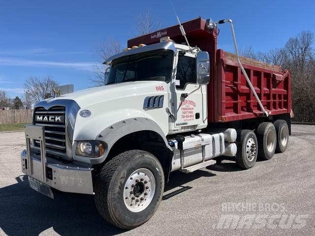 Mack GU714 Savivarčių priekabų vilkikai