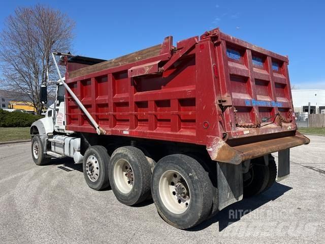 Mack GU714 Savivarčių priekabų vilkikai