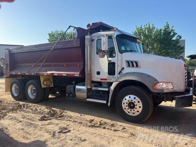 Mack GU813 Savivarčių priekabų vilkikai
