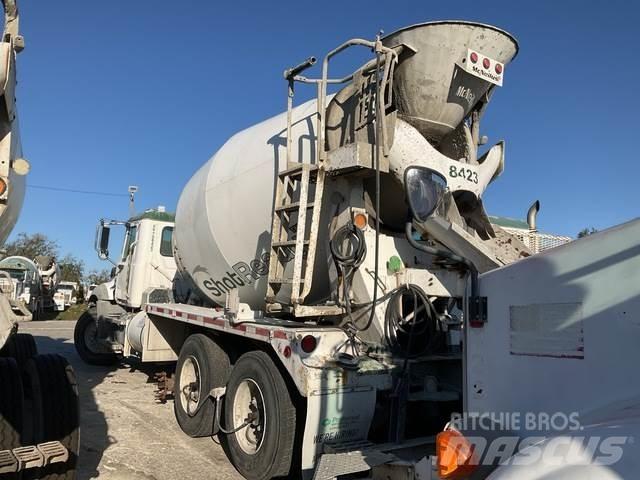 Mack GU813 Kita