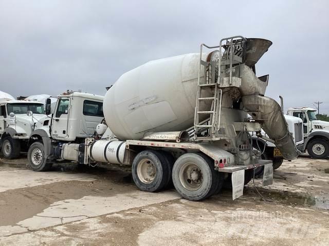 Mack GU813 Kita