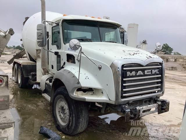 Mack GU813 Kita