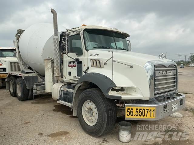 Mack GU813 Kita