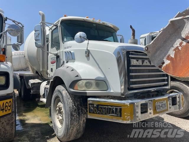 Mack GU813 Kita
