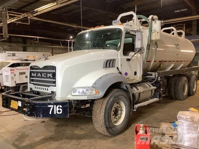 Mack GU813 Automobilinės cisternos