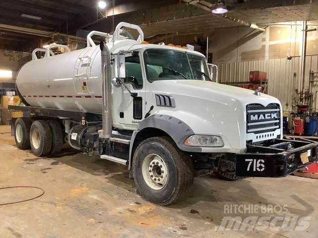 Mack GU813 Automobilinės cisternos