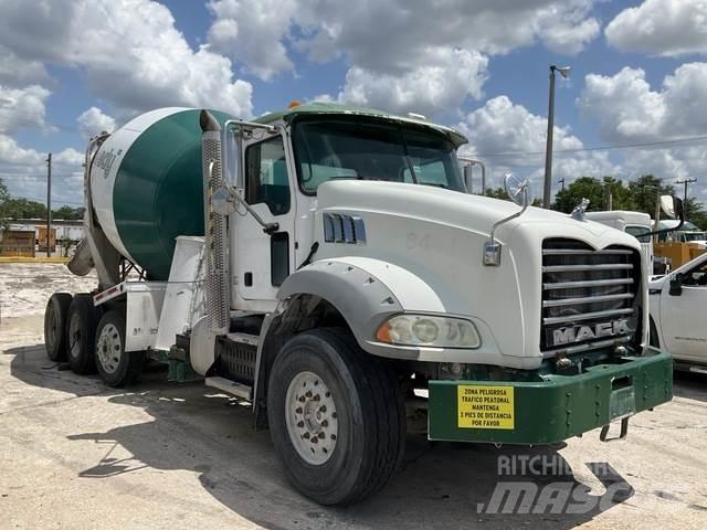 Mack GU813 Kita